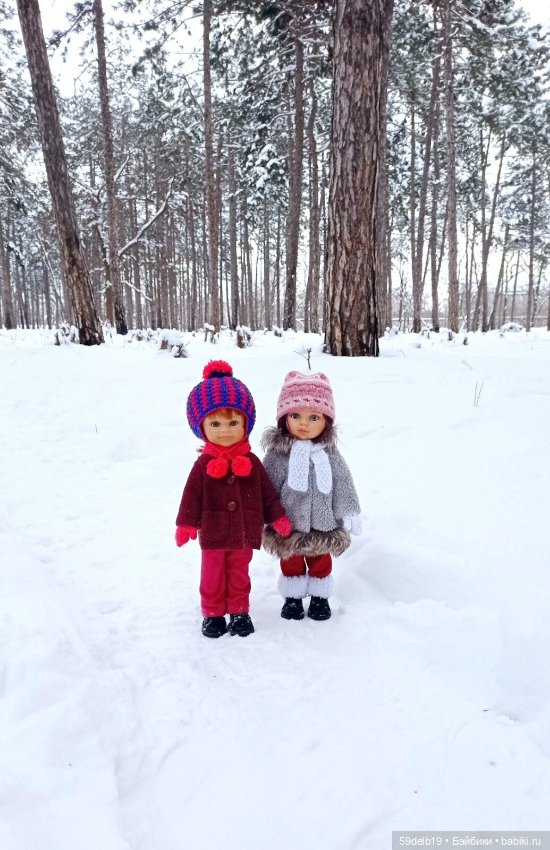 Две паолочки подружки в снежном лесу (фото 2)