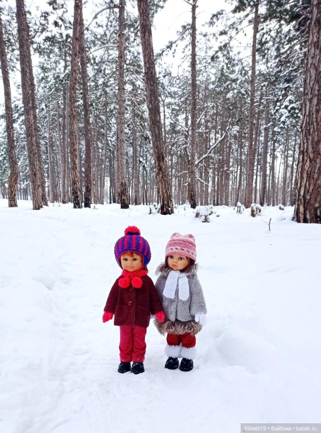 Две паолочки подружки в снежном лесу (фото 3)