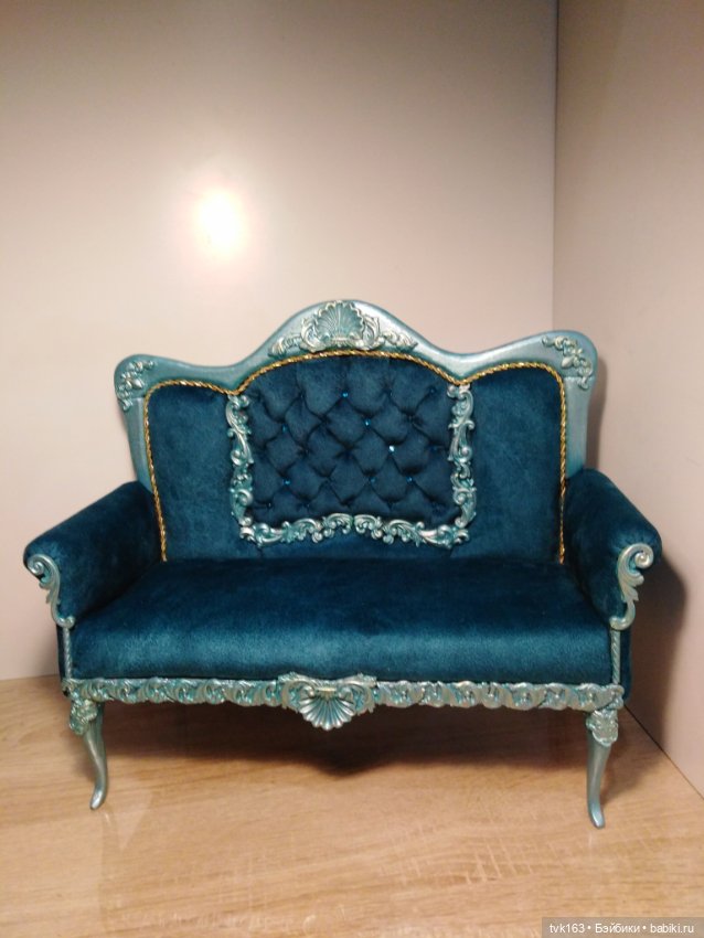 Изумрудный диванчик для кукол от 40см (фото 2)