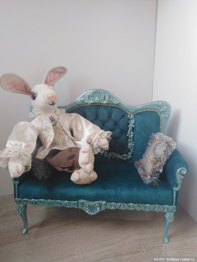 Изумрудный диванчик для кукол от 40см (фото 4)
