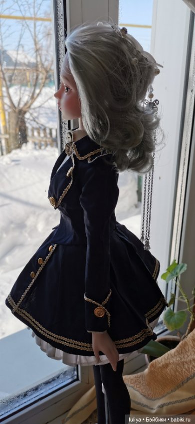 Серебровласка в новом образе