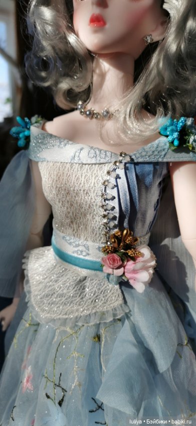 Небесноголубой наряд для Серебровласки (фото 3)