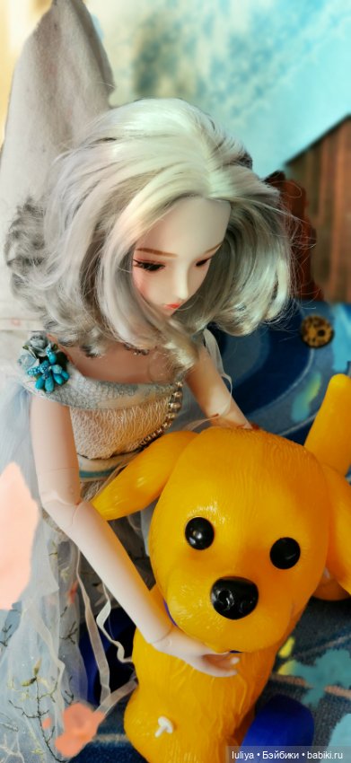 Небесноголубой наряд для Серебровласки