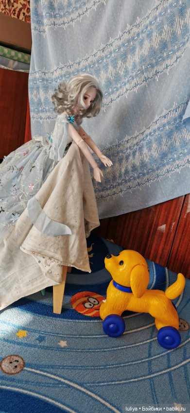 Небесноголубой наряд для Серебровласки