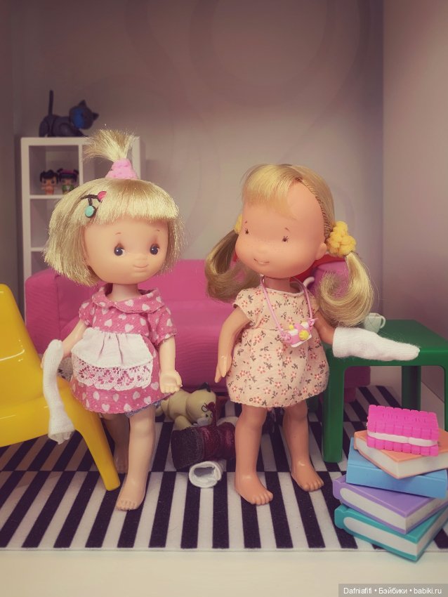 Кнопочка и Пуговка - две подружки, нестарушки