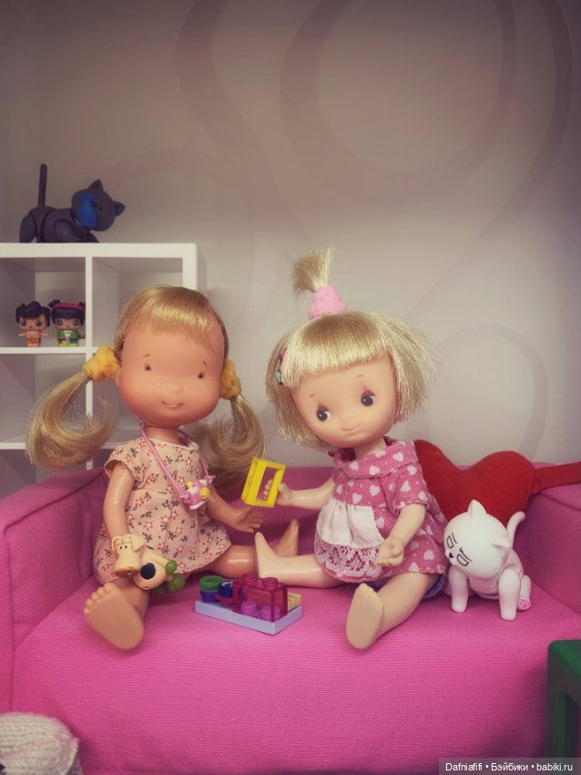 Кнопочка и Пуговка - две подружки, нестарушки