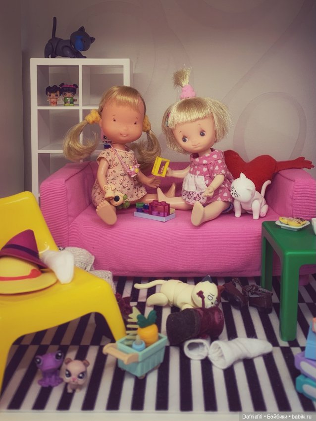 Кнопочка и Пуговка - две подружки, нестарушки