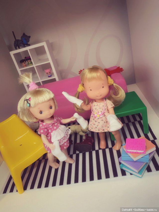 Кнопочка и Пуговка - две подружки, нестарушки