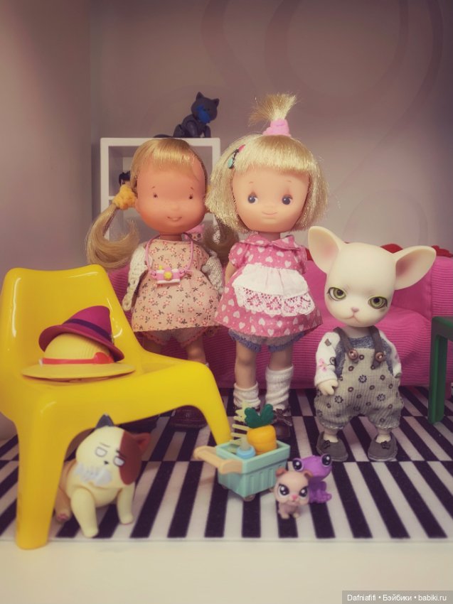 Кнопочка и Пуговка - две подружки, нестарушки