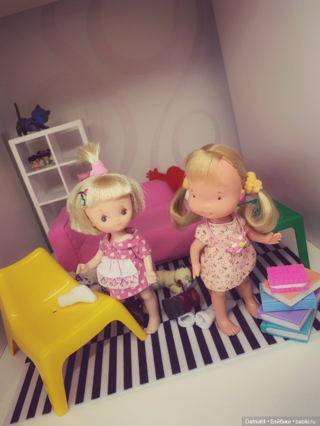 Кнопочка и Пуговка - две подружки, нестарушки