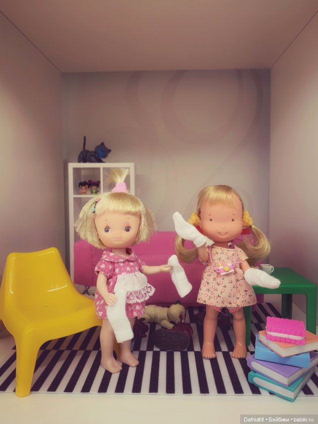 Кнопочка и Пуговка - две подружки, нестарушки