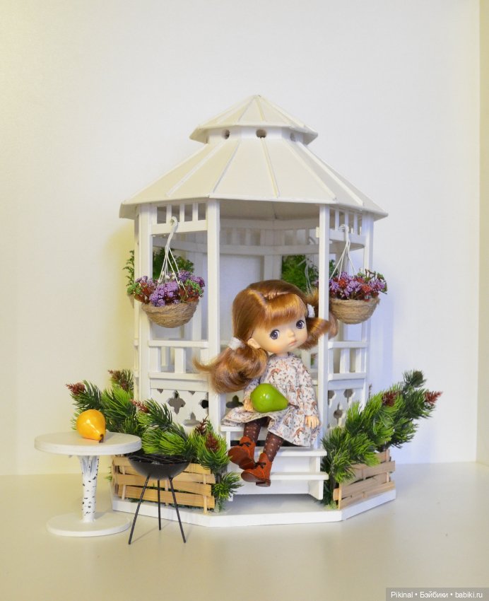 И сидят в беседках детки — Кукольные домики своими руками: фото