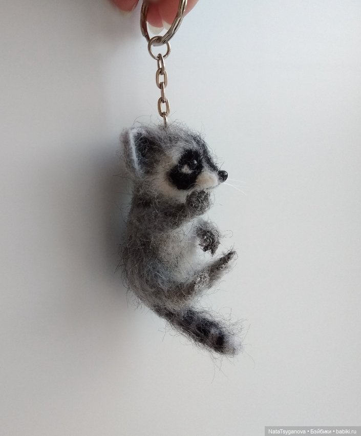 Енотик — Валяные игрушки из шерсти: сухое валяние