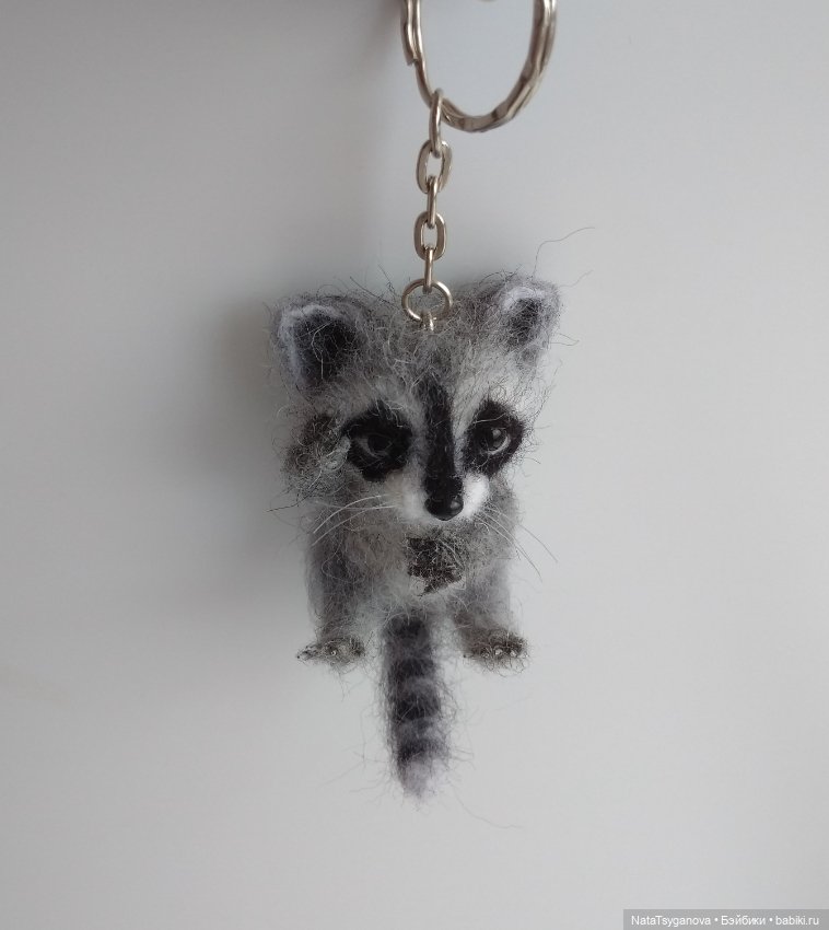 Енотик — Валяные игрушки из шерсти: сухое валяние (фото 2)