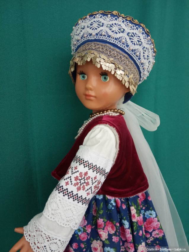 «Во всех ты, душенька, нарядах хороша!..» Две сестрицы - на выданье девицы