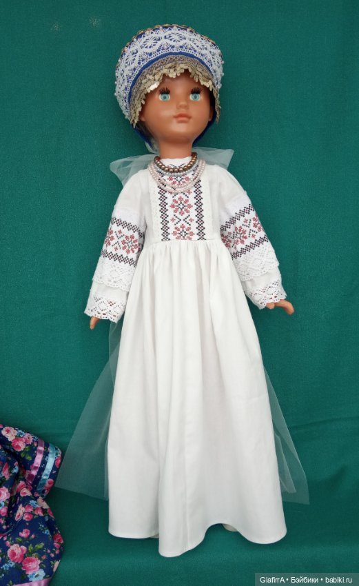 «Во всех ты, душенька, нарядах хороша!..» Две сестрицы - на выданье девицы