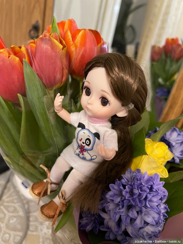 С праздником милые женщины