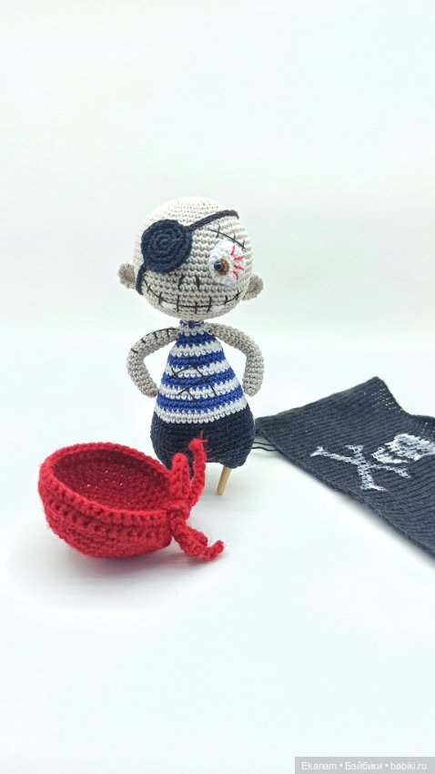 Йо-хо-хо и бутылка рома — Авторские вязаные куклы: интерьерные (фото 3)