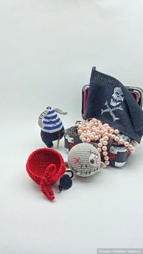 Йо-хо-хо и бутылка рома — Авторские вязаные куклы: интерьерные (фото 8)