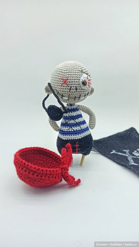 Йо-хо-хо и бутылка рома — Авторские вязаные куклы: интерьерные (фото 4)
