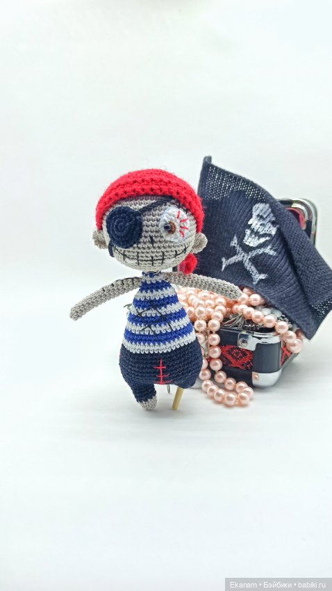 Йо-хо-хо и бутылка рома — Авторские вязаные куклы: интерьерные (фото 10)