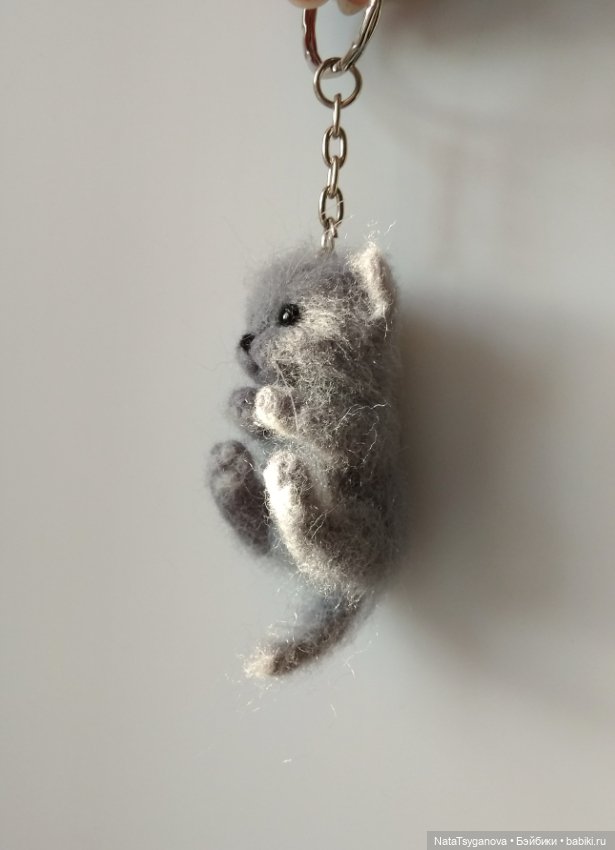 Брелок котёнок — Валяные игрушки из шерсти: сухое валяние (фото 5)