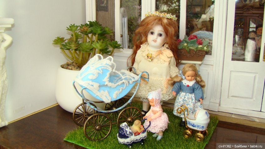 У малышки Полинки теперь есть подружки