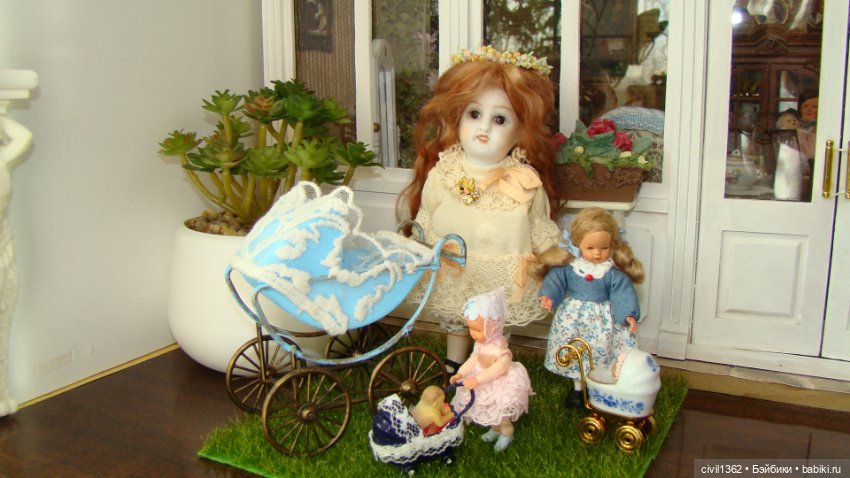 У малышки Полинки теперь есть подружки