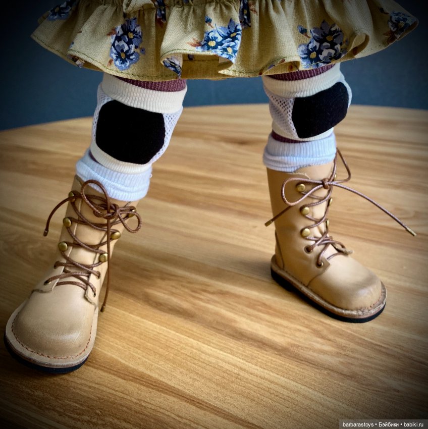Обувные кукольные будни - или как к сапогам сшился целый гардероб (фото 8)