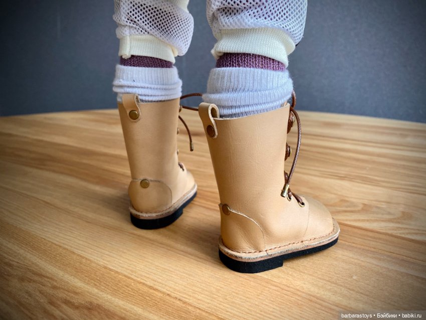 Обувные кукольные будни - или как к сапогам сшился целый гардероб (фото 7)