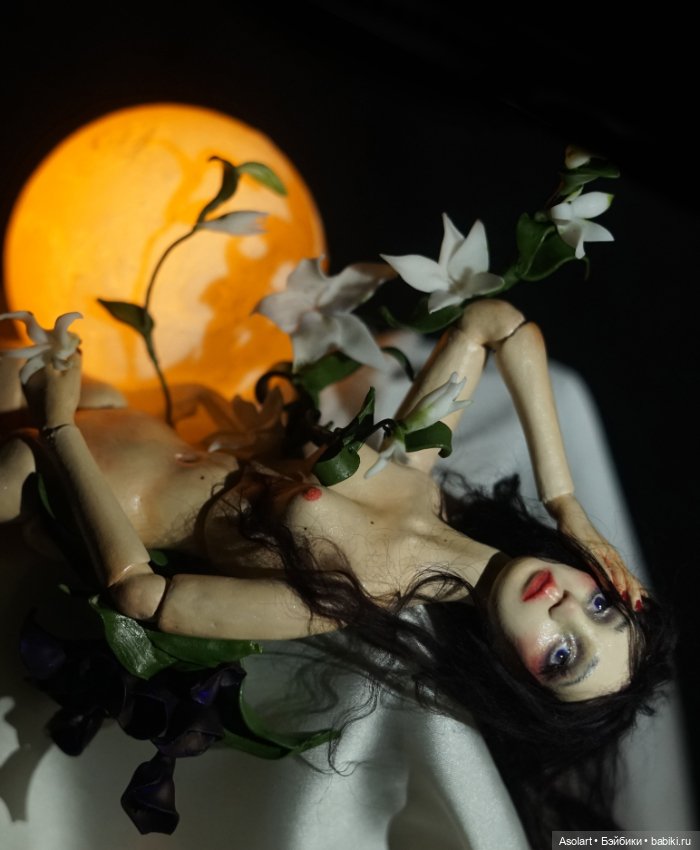 Чёрная фиалка, царевны и демоны