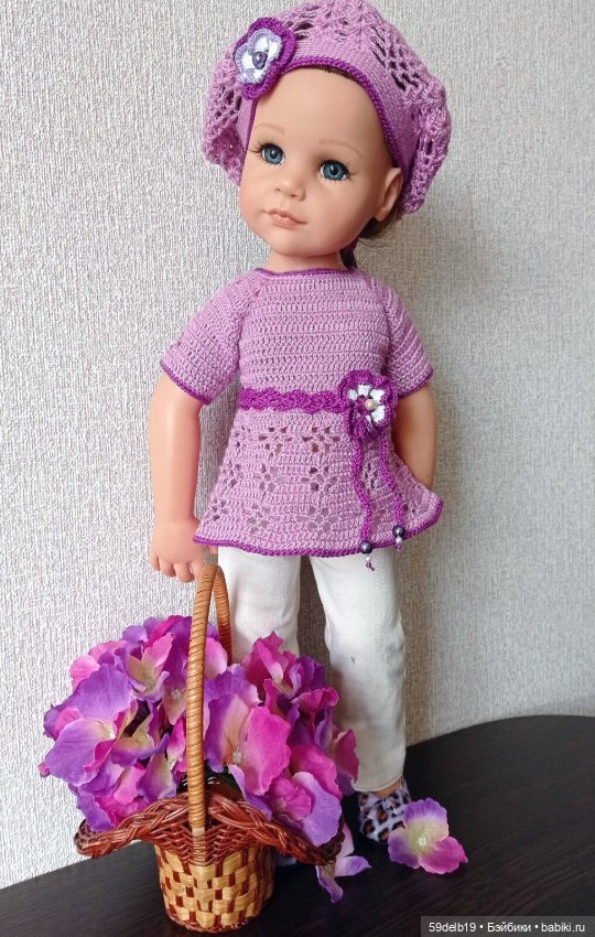 Прекрасная Арина в весеннем наряде