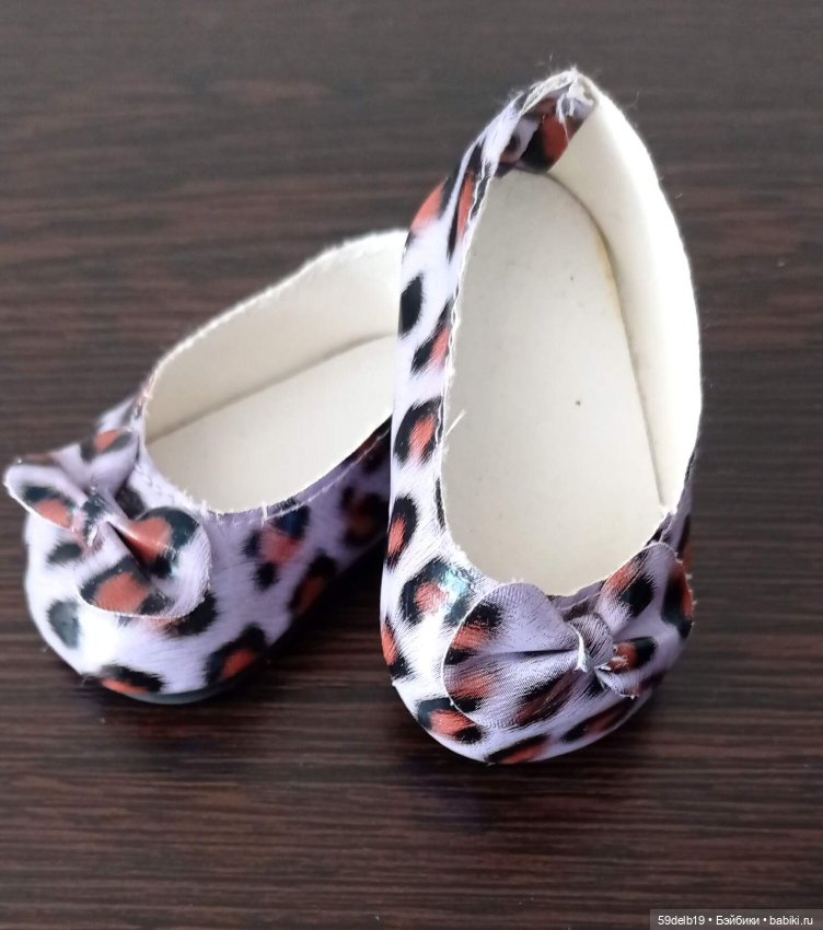 Прекрасная Арина в весеннем наряде