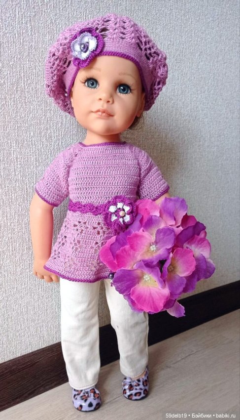 Прекрасная Арина в весеннем наряде