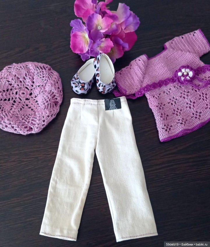 Прекрасная Арина в весеннем наряде