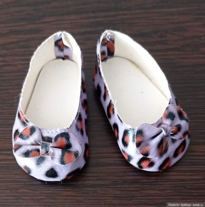 Прекрасная Арина в весеннем наряде