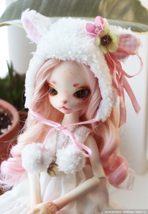 Пришли показать и шапочкой похвастаться