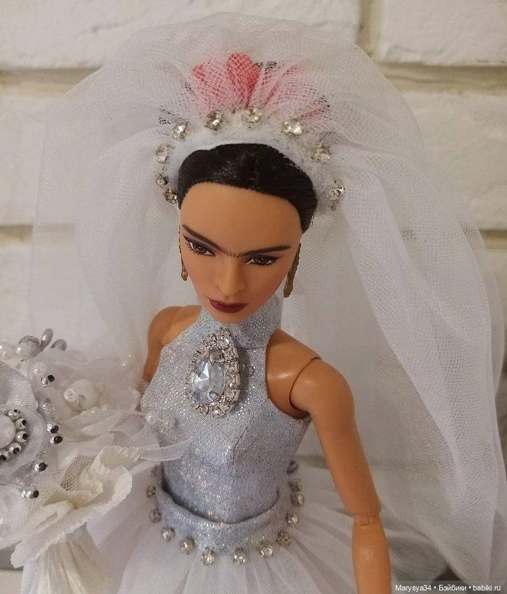 Фрида Кало в новом образе (фото 4)