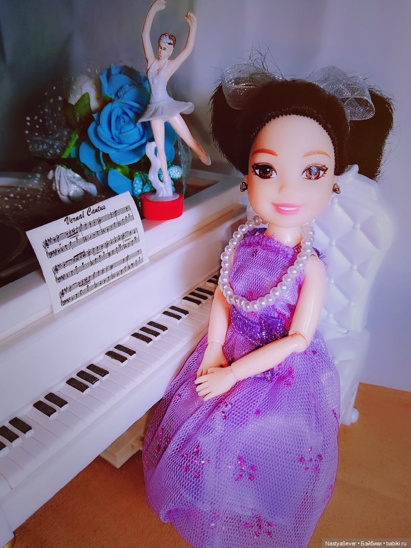 Музыкальная пауза — Куклы Barbie (Барби): Looks (фото 6)
