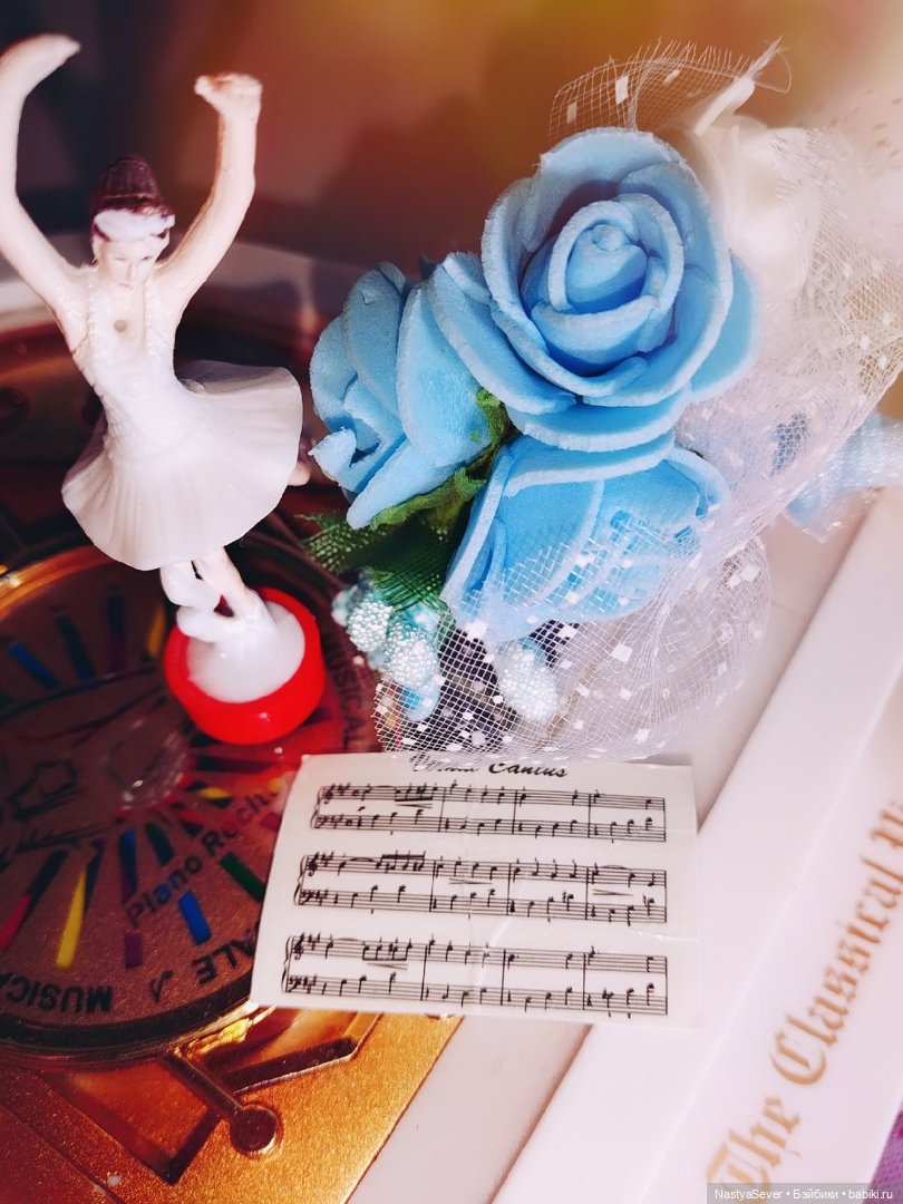 Музыкальная пауза — Куклы Barbie (Барби): Looks (фото 2)