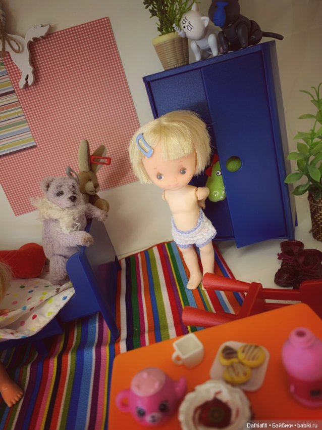 Динозавр раздора или новая мебель для малышек