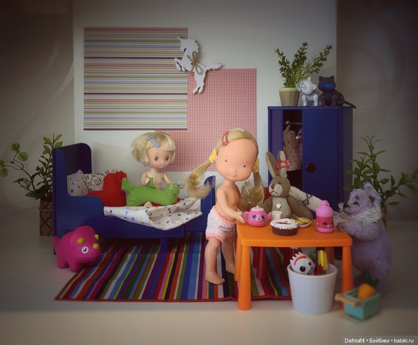 Динозавр раздора или новая мебель для малышек