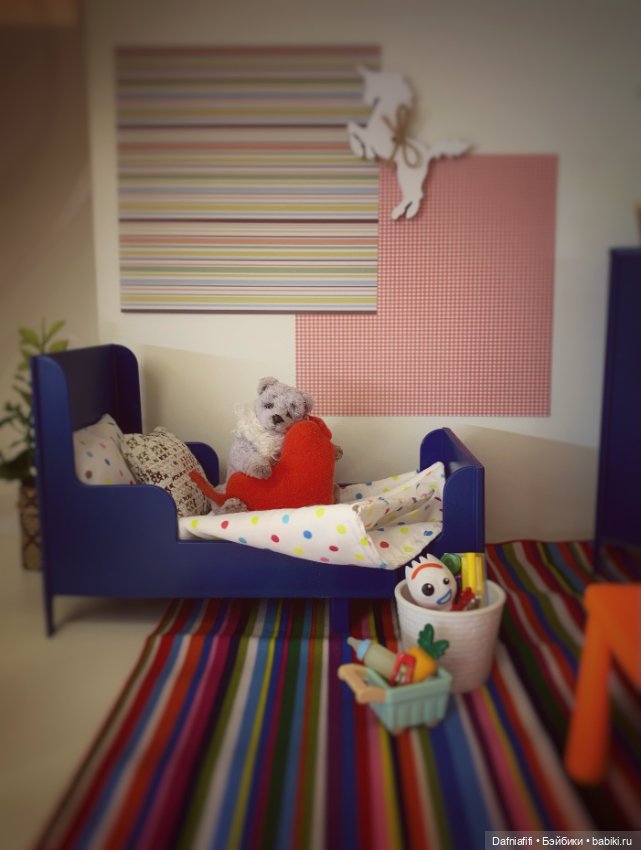 Динозавр раздора или новая мебель для малышек