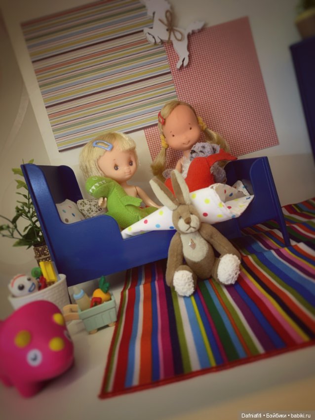 Динозавр раздора или новая мебель для малышек