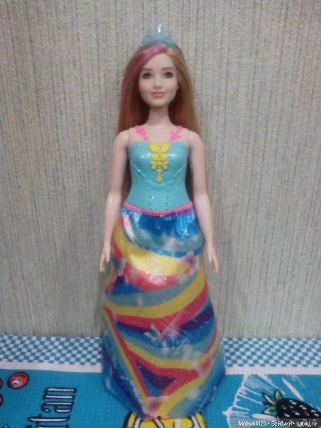 Популярная принцесса — Куклы Barbie (Барби): Looks (фото 3)