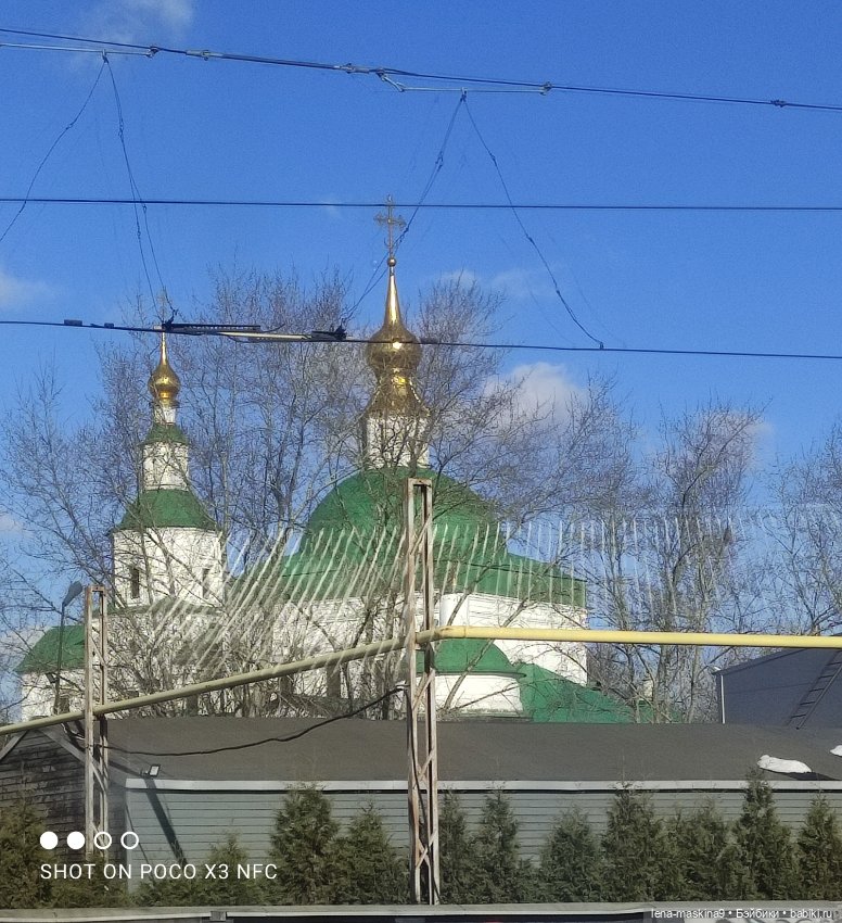 Асенька собралась в дорогу на поезде