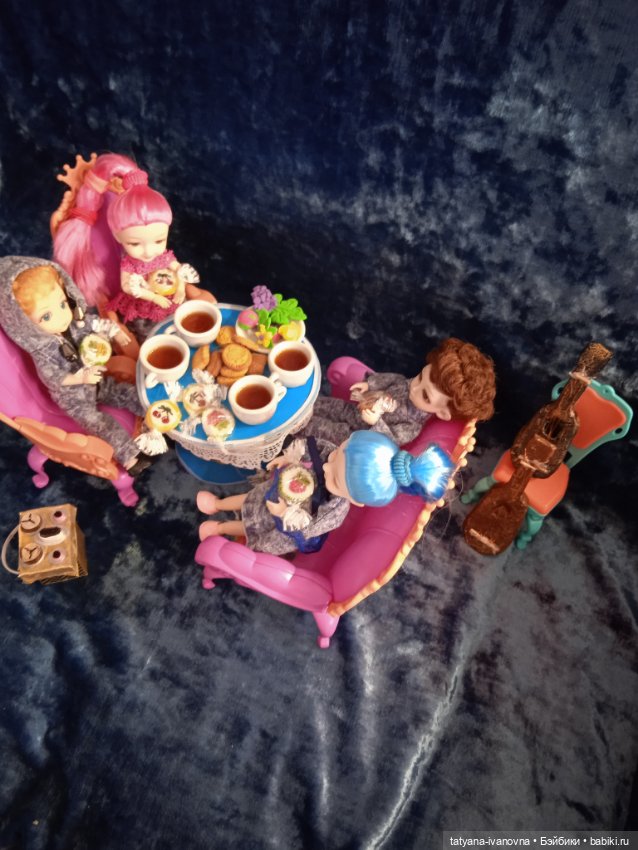 Вечеринка в стиле 80 годов... или джинсовые наряды