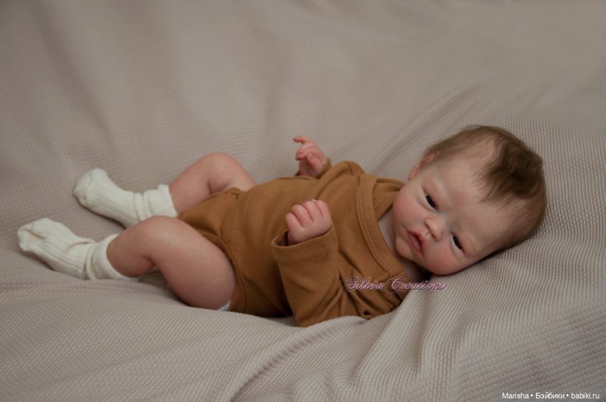 Hans скульптора Lorraine Yophi, автор прототипа Silvia Ezquerra