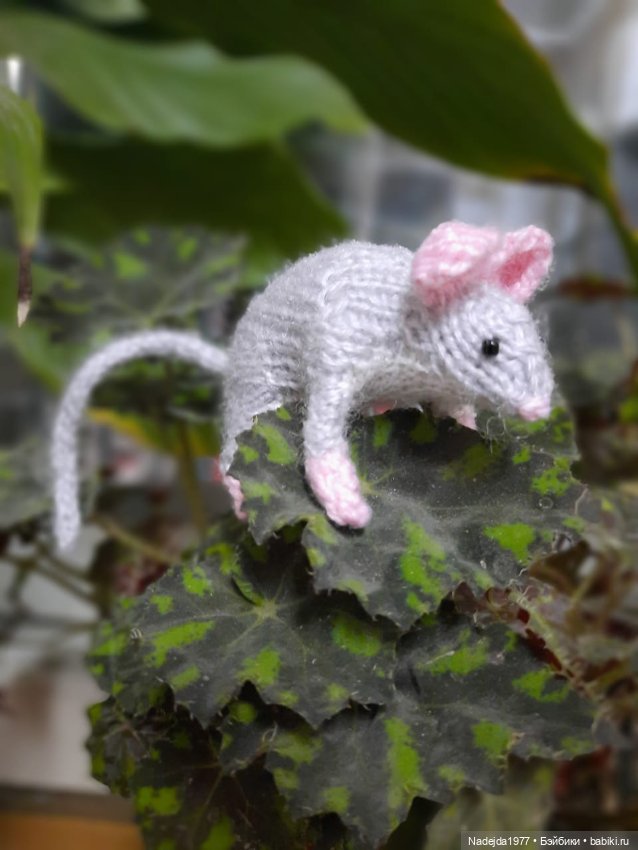 Новые котики по МК Ольги Бессогоновой и мышь по описанию Клэр Гарланд