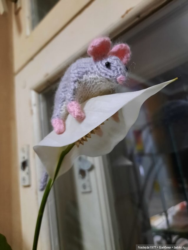 Новые котики по МК Ольги Бессогоновой и мышь по описанию Клэр Гарланд